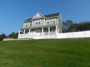 32 Overlook Dr, Danvers, MA 01923