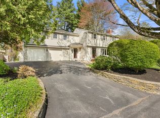 59 Howard Ave, Lynnfield, MA 01940