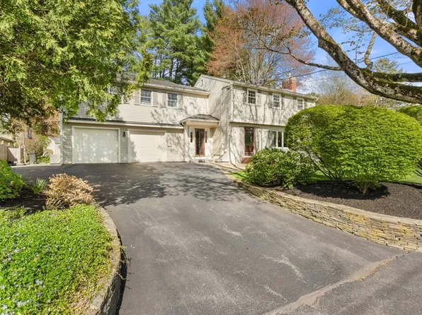 59 Howard Ave, Lynnfield, MA 01940