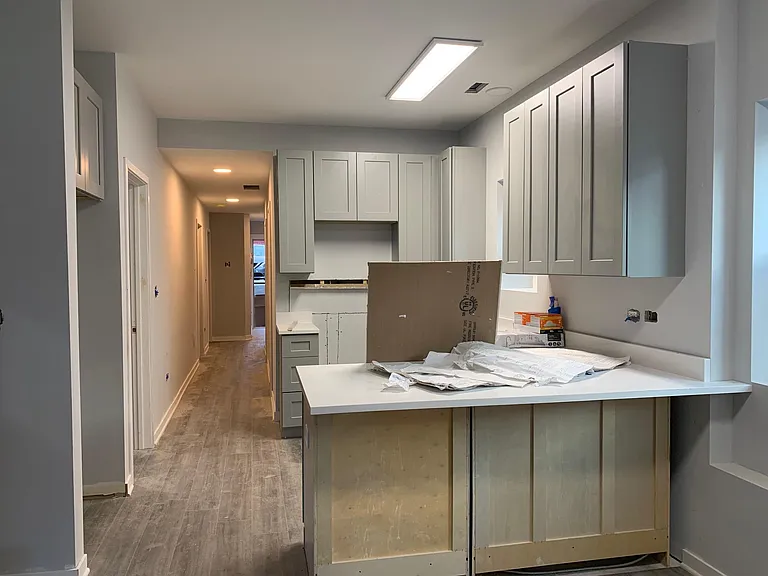 1813 W Cermak Rd #1 — Photo 4