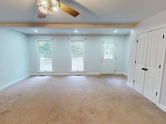 4th image of 2244 Mayflower Dr