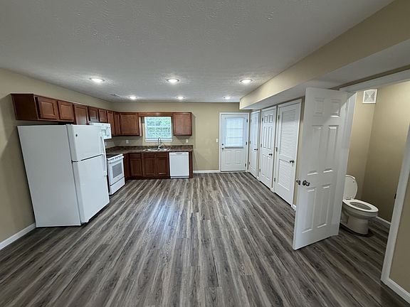 2nd image of 285 Pineview Dr #1