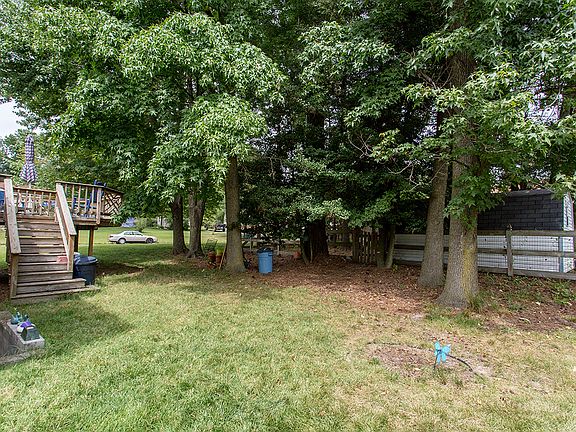 4th image of 8720 Pine Top Dr
