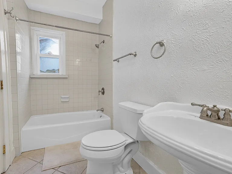 2601 S University Dr — Photo 29