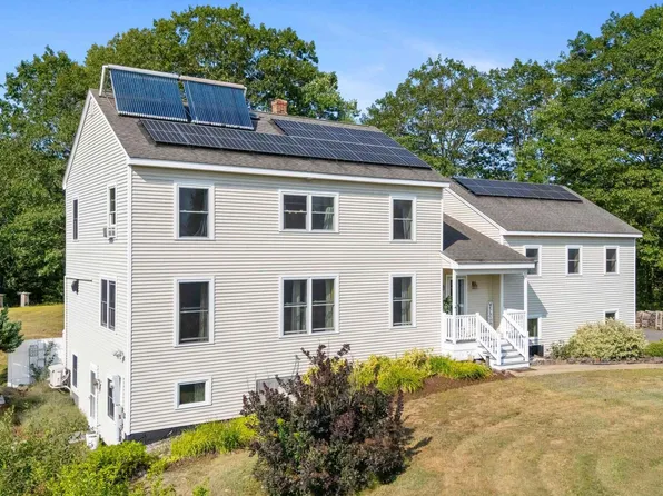 28 Carson Drive, Gorham, ME 04038