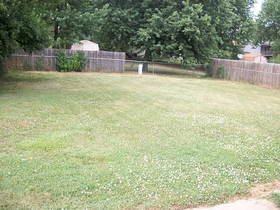5th image of 2608 Ponderosa Dr