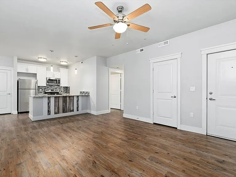 2x1 Living Room