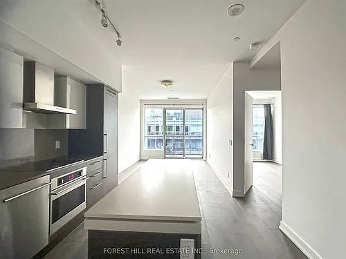 1030 King St W Photo 1
