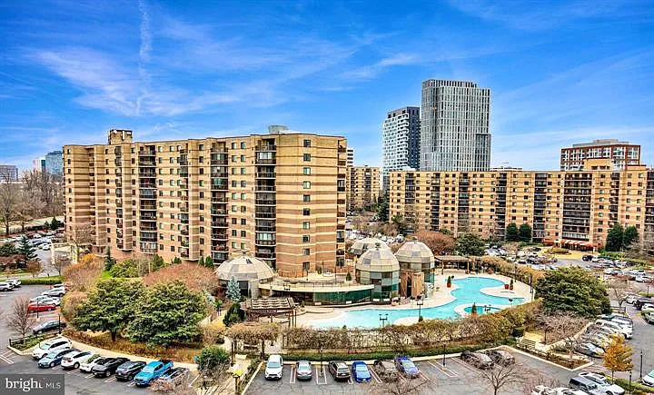 1 bed, 1.5 bath, 1144 sqft, $2,750 — Photo 2