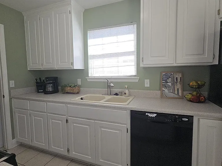 2943 Viking Way — Photo 10