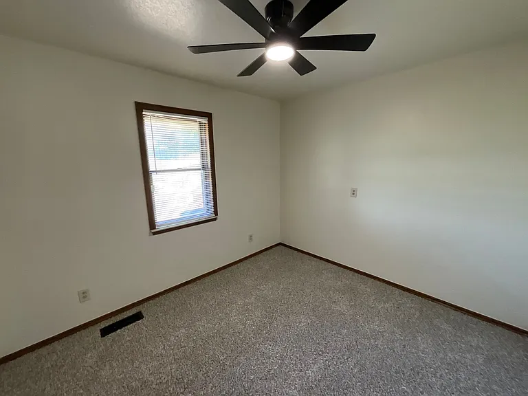 2750 N Midwest Blvd — Photo 24