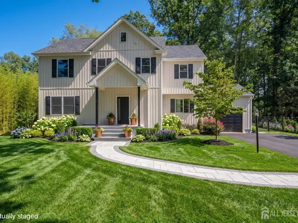 290 Fresh Ponds Rd S, Brunswick, NJ 08852