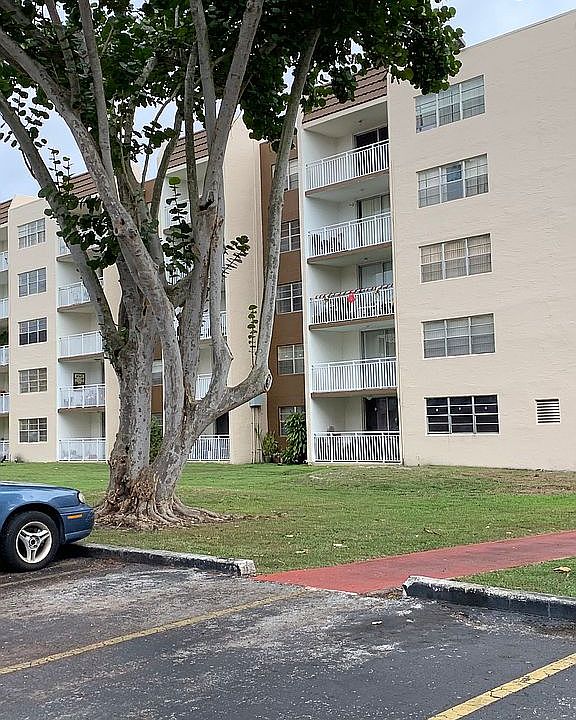 1st image of 6940 Miami Gardens Dr