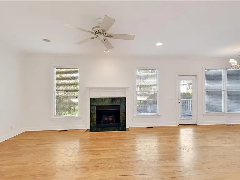 112 Newfield St — Photo 11