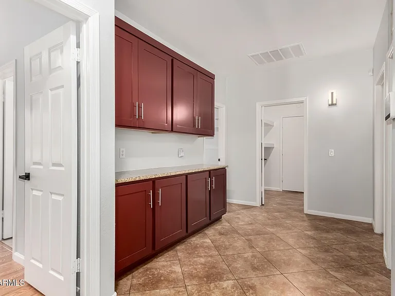 1625 E Montoya Ln — Photo 33