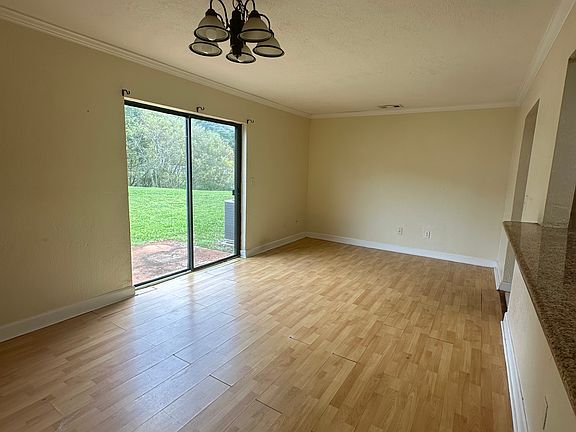 4th image of 420 Arnold Dr