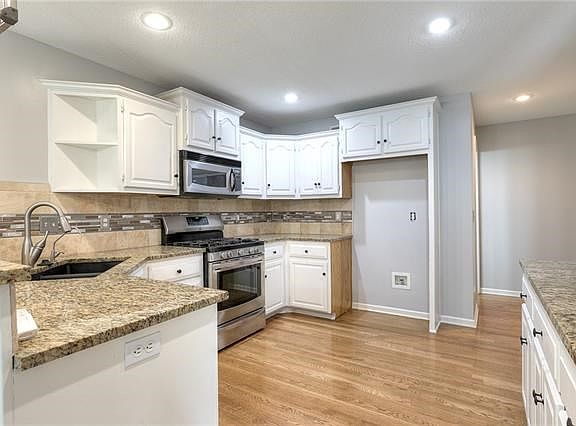 3rd image of 15465 NW 127th St