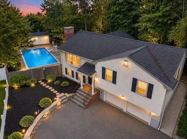 10 Richardson Cir, Saugus, MA 01906