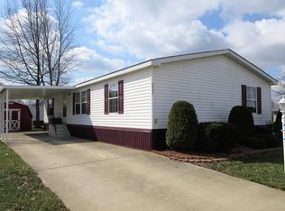232 Pin Oak Cir, Elyria, OH
