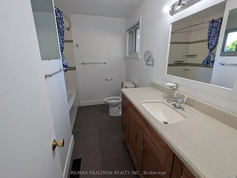 180 Church St S — Photo 14