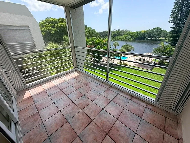 9440 Poinciana Pl #406 — Photo 7