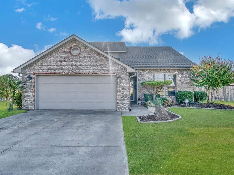1st image of 16 NW Havenshire Cir