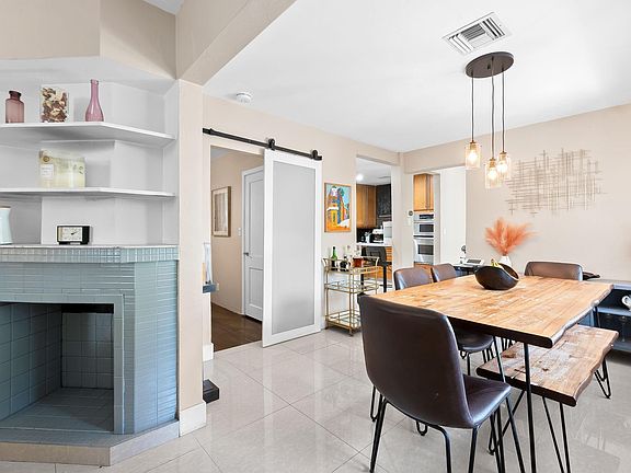 2nd image of 1401 NE 5th Terrace
