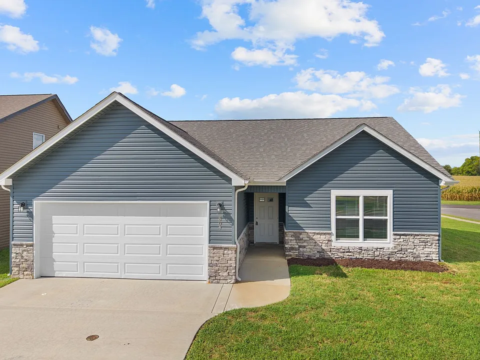 504 Ayden Ln