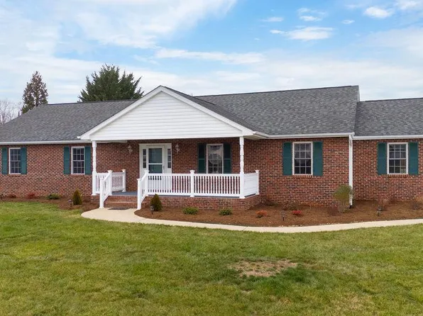 70 Victoria Dr, Fishersville, VA 22939