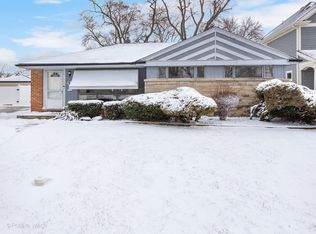 413 N Ridgeland Ave, Elmhurst, IL 60126