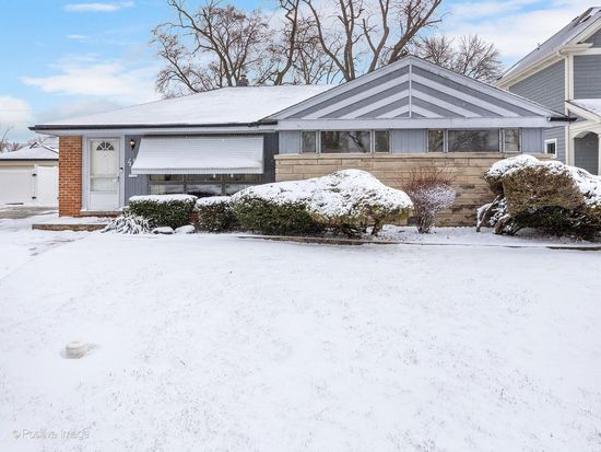 413 N Ridgeland Ave, Elmhurst, IL 60126