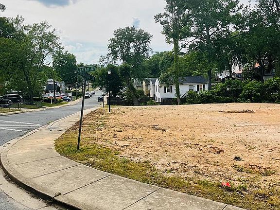 5th image of 301 Elmleaf Ave