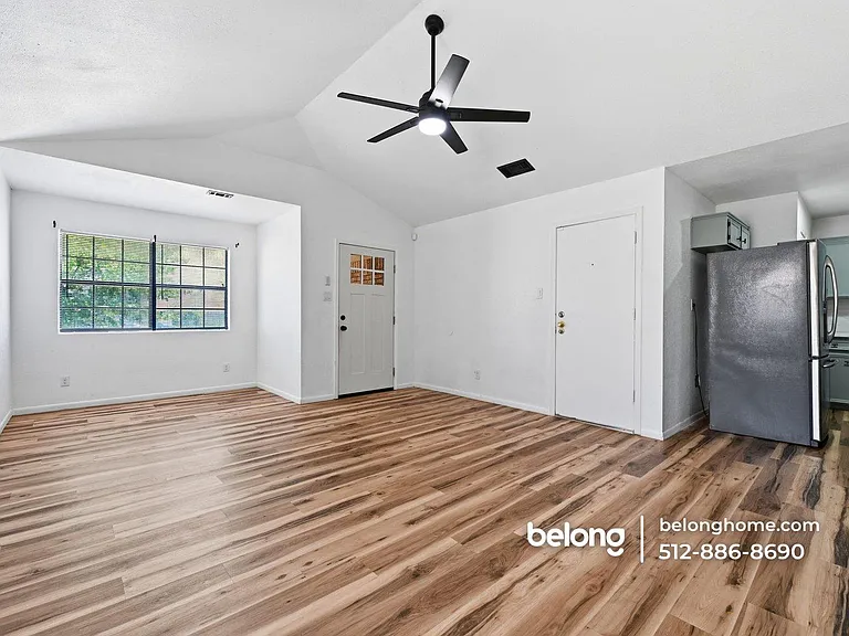 3103 Honeysuckle Cir #B — Photo 8