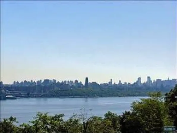 1530 Palisade Ave APT 2G, Fort Lee, NJ 07024
