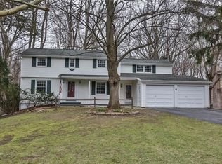 4 Woodside Ln, Pittsford, NY 14534