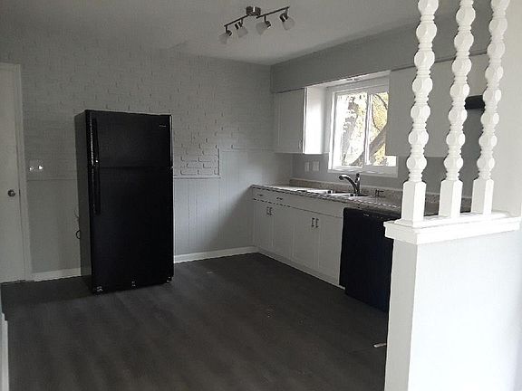 4th image of 810 Carlin Dr