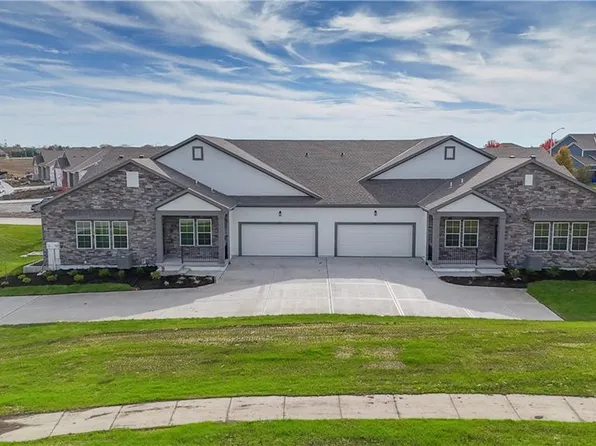 109 S Diane Dr, Olathe, KS 66061