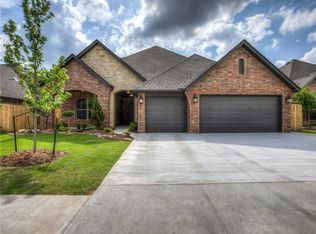 2609 Crystal Creek Dr, Yukon, OK 73099