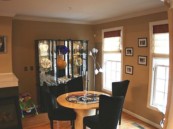 Beautiful Dining/Living Room Area
