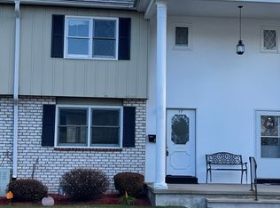 17 Yorktown Ct UNIT 17, Chicopee, MA 01020