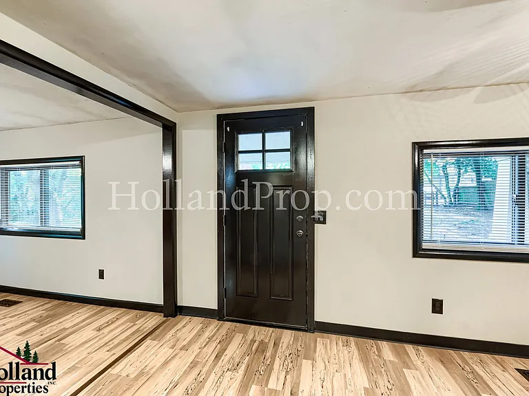 9601 SW 42nd Ave — Photo 4