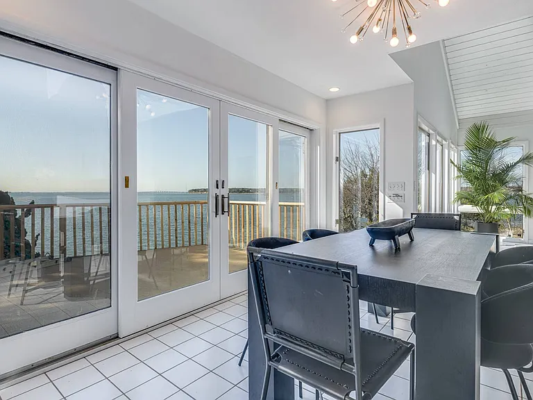 4 Peconic Rd — Photo 15