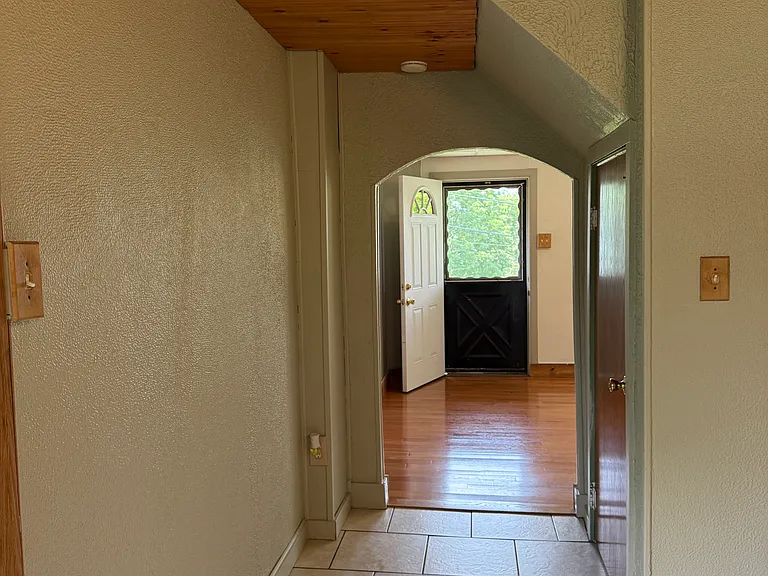 315 Shaffer Ave — Photo 14