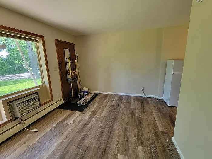 Studio, 1.0 bath, 500 sqft, $825 — Photo 2