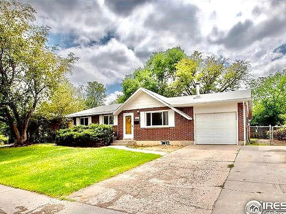 1053 Montview Rd