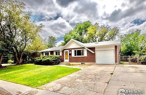 1053 Montview Rd Photo 1