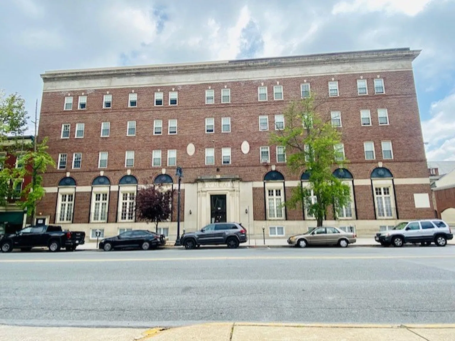 Spring Garden Apartments — Photo 1