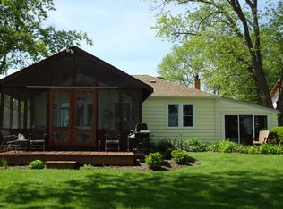 34441 N Circle Dr, Round Lake, IL 60073