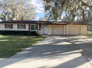38030 9th Ave, Zephyrhills, FL 33542