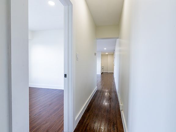 4th image of 13464 Clifton Blvd #1